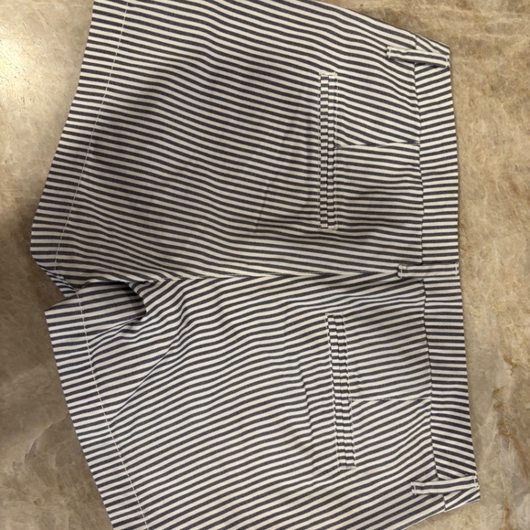 Old Navy RR Seersucker Shorts - Picture 3 of 3